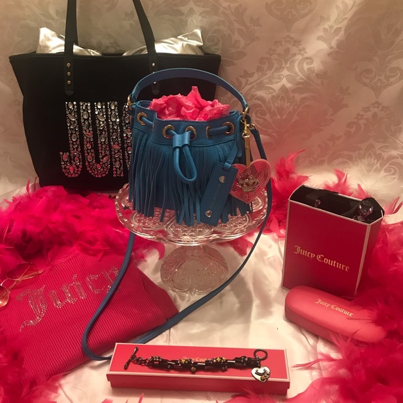Juicy Couture Handbags - Gorgeous💙 vintage juicy couture fringe crossbody purse and bracelet set 💖🌈